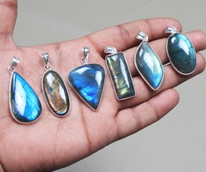 Minimalistic Handmade Labradorite <b>Pendant</b> for Women Blue Flash <b>Crystal</b> <b>Pendant</b> Unique Simple Stylish Everyday Jewelry - Product Image 3