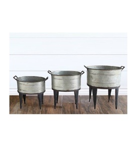 Maceta de calidad más nueva, diseño de acabado, macetas y macetas para exteriores, hechas a mano, niqueladas y chapadas en oro con mango personalizado - Product Image 3