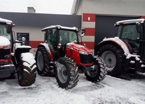 Tracteurs d'occasion Massey Ferguson MF 5710 4x4 pour exploitation fruitière, machines agricoles, moteur haute performance, pompe et boîte de vitesses - Product Image 6