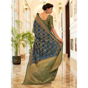 Sari de Boda de Seda Azul Marino con Blusa, Atractivo Traje de Novia - Product Image 2