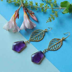 Dua ต่างหูห้อยอเมทิสต์ทองเหลืองชุบทอง18K ของผู้หญิงสำหรับงานแต่งงานแบบทำมือทันสมัย | ผู้ผลิต - Product Image 2