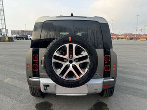 Land Rover Defender 110 5 portes P400 XS Edition AWD MHEV 3.0L Turbo essence 8 vitesses AT 400 ch d'occasion, modèle 2023, de la meilleure qualité - Product Image 2