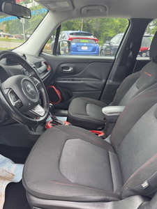 Voiture d'occasion de qualité abordable, Jeep Renegade Trailhawk 2015, conduite à gauche - Product Image 4