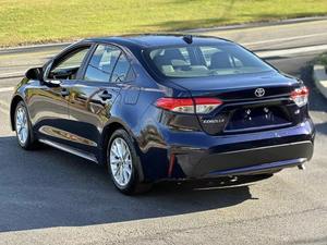 Toyota Corolla L FWD Turbo 2022, faible kilométrage, jantes R21, toit ouvrant panoramique, sièges en cuir de luxe, prêt pour l'expédition - Product Image 4