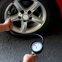 Heavy-Duty Anti-Smashing Tire Inflator with Built-In Pressure Gauge (ZINC & TPR Body) for Vehicle & Industrial Use