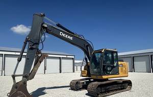 Excavatrice John Deere 260 d'occasion en excellent état, bien entretenue, modèle 2019, avec 1802 heures de fonctionnement, à vendre - Product Image 2