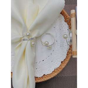 Servilleteros de acero inoxidable con detalles de estilo antiguo y perfectos para agregar encanto vintage a su experiencia culinaria - Product Image 2