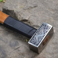 Marteau Viking artisanal de qualité industrielle en acier à haute teneur en carbone, clou de toiture gravé, taille et couleur personnalisables, OEM THEWIZ
