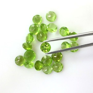 Peridoto verde natural, piedras preciosas sueltas de corte redondo brillante de 5mm, cuentas facetadas de peridoto verde calibradas para la fabricación de joyas a granel - Product Image 2