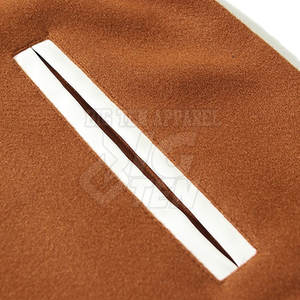 Veste universitaire pour hommes de qualité supérieure en gros, avec couleurs et styles personnalisés, idéale pour les tenues streetwear - Product Image 4