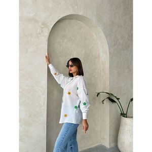 Blusa de Mujer TOPSHOW, Bordada, Estilo Broderie Anglaise, Mezcla de Algodón y Poliéster, Corte Holgado Informal, Diseño DESEN 2 - Product Image 3
