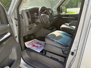 MÁS VENDIDO EN 2019: NI-SS-AN N-V 35-00 CON TRANSMISIÓN AUTOMÁTICA, MOTOR V6, 13 PLAZAS - Product Image 4