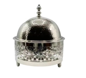 Calentador de alimentos de cazuela con soporte dorado personalizado con construcción de metal duradero y tapa perfecta para una boda elegante - Product Image 4