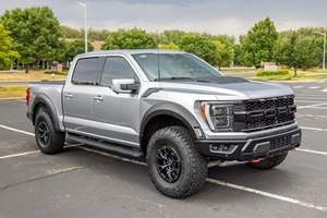 F-150 R 2023 con Motor V8 Supercargado de 700 hp, Tracción en las Cuatro Ruedas, Techo Corredizo y Paquete de Puerta Trasera - Product Image 4