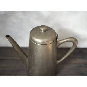 Pichets en métal de conception simple pichet de vaisselle de concepteur fait à la main maison hôtel et restaurant pichet d'eau moderne avec couvercle - Product Image 4