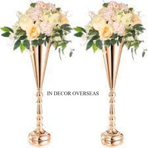 Vase trompette en aluminium moulé de haute qualité plaqué or pour présentation de fleurs Centre de table de mariage Accessoires de décoration d'Inde - Product Image 4