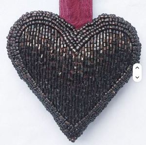 Adorno Navideño Colgante Hecho a Mano con Bordado de Mariposa, Cuentas de Cristal y Zari, Decoración Navideña Iluminada de Color Rosa - Product Image 2