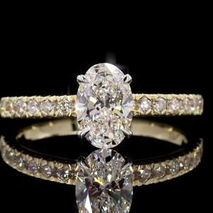 Anillo de compromiso de diamante cultivado en laboratorio de lujo de 1,43 Ct, oro amarillo de 14 quilates, corte ovalado, joyería nupcial ética certificada de claridad de VVS-VS - Product Image 3