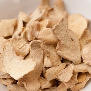 Tranches de gingembre séchées les plus vendues, une tranche de racine de gingembre déshydratée de qualité au prix le plus bas pour l'exportation - Product Image 2