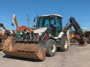 Chargeuse-pelleteuse sur chenilles Hidromek HMK 102B d'occasion, à moteur diesel, avec une grande capacité de charge pour les équipements de construction - Product Image 3