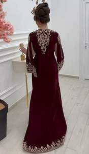 ชุดเดรสคาฟตันสีแดงเข้มสวย2023สำหรับงานเลี้ยงตอนเย็นประดับด้วยแก้วคริสตัลสีทองผ้าลินินและผ้าไหม dabka ทำงาน - Product Image 3