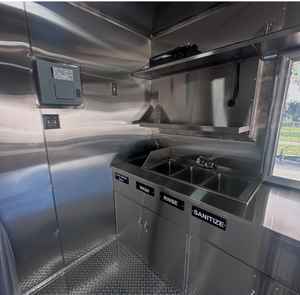 Remorque commerciale rétro multifonctionnelle pour hot-dogs utilisée comme camion-restaurant mobile pour restaurants limonade bar snack - Product Image 4