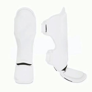 Espinilleras de Cuero Ligeras y Transpirables, Rodilleras de Nuevo Estilo para Entrenamiento, Hechas en Pakistán, Protectoras - Product Image 6