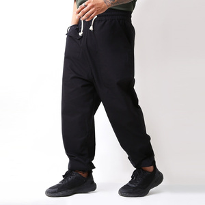 กางเกงวอร์มออกกำลังกายผู้ชายสไตล์วินเทจแบบปรับแต่งได้ ทรงหลวม ผ้าฝ้าย กางเกงจ็อกเกอร์สำหรับยิม มีเชือกผูกเอว กางเกงแทร็คผ้าแคนวาสสีเข้ม - Product Image 1