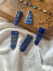 100% naturel poli sculpté Lapis Lazuli pointe plate crayon cristal baguette Feng Shui pierre semi-précieuse artisanat pour l'énergie de guérison - Product Image 4