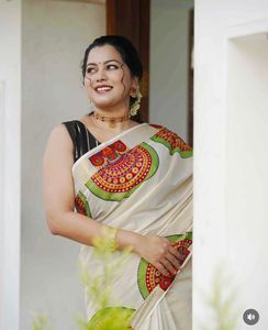 Saree en lin doux avec bordure dorée avec chemisier tissu de meilleure qualité nouvelle impression - Product Image 5