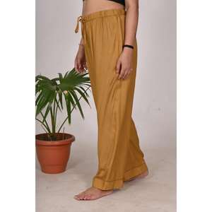 Pantalon de pyjama en rayonne pour femme élégant et confortable Vêtements de nuit doux et lisses Taille mi-élastique Style avant plat pour vêtements de nuit d'été - Product Image 3