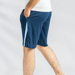 Pantalones cortos transpirables de color sólido con cierre de cordón de cintura media informales para hombre - Product Image 2