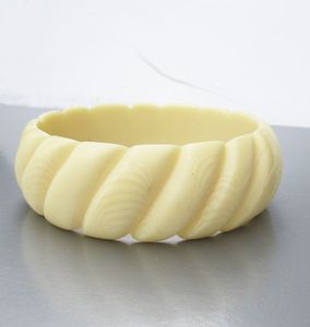 สร้อยข้อมือกำไลกระดูกสุดหรูที่ได้แรงบันดาลใจจากการออกแบบเครื่องประดับสำหรับผู้หญิงและผู้ชายเครื่องประดับแบรนด์สลักโลโก้เครื่องประดับมือ - Product Image 4