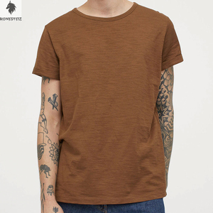 เสื้อยืดคอกลมแขนสั้นผู้ชายทรงปกติ ผ้าฝ้าย 100% น้ำหนัก 200 กรัม ระบายอากาศได้ดี แห้งเร็ว คุณภาพสูง สไตล์สตรีทฮิปฮอป สำหรับฤดูร้อน - Product Image 1