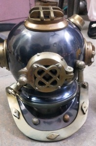 Mecánico de casco de buceo marítimo debajo del barco del océano con casco de buceo en artículo náutico superventas casco marino - Product Image 2