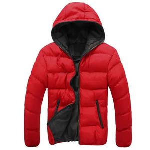 Chaqueta acolchada de lona con cremallera y capucha para hombre, cuello alto, con logo frontal, ideal para invierno y actividades al aire libre. - Product Image 3