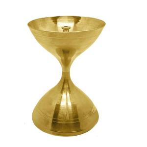 Bel ornement d'église en laiton pour l'accent religieux de table de vacances de Noël avec un aspect artisanal vintage - Product Image 6