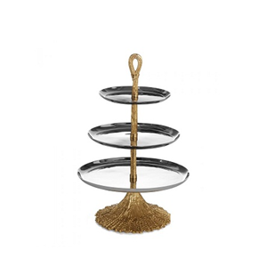 Support à gâteau en acier inoxydable au design moderne fait à la main taille personnalisable décor de fête de mariage de luxe pour les acheteurs les plus précieux - Product Image 1