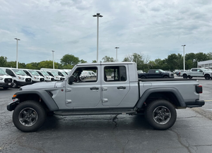 Jeep Gladiator Rubicon 3.6L V6 24V MPFI DOHC 8-Speed Automatic 2020 d'occasion - Product Image 2