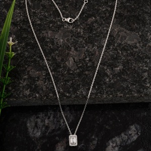 1.02 CT สร้อยคอจี้เพชรพร้อมกุหลาบทอง14K ประดับเพชรฮาโลคริสเตียนครบรอบแต่งงานของขวัญ - Product Image 3