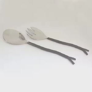 Nouveau design d'ustensiles de cuisine en acier miroir avec poignée en bois pour servir la salade à manger - Product Image 1