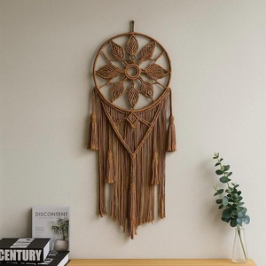 Decoración de Pared de Macramé con Diseño de Flores Redondas para una Decoración del Hogar Elegante, Tapiz de Pared Estilizado y Estilo Interior Bohemio de la India - Product Image 5