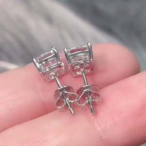 Pendientes de Diamante Cultivado en Laboratorio, Corte Cojín, 4 Puntas, Certificados por IGI, Color EF, Claridad VS, Oro 10k/14k/18k/Platino - Product Image 2
