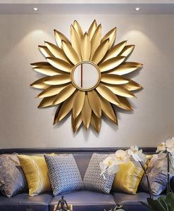 Miroir mural en métal doré décoratif fantaisie pour la maison, miroir mural décoratif artisanal, miroir mural de luxe à prix avantageux. - Product Image 2