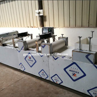 Extrudeuse de barre de sucrerie d'arachide Chikki faisant la ligne de production de nougat d'arachide de machine