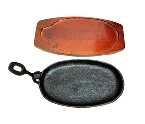 Non-Stick Frying <b>Pan</b> and Sizzler Plate in Sturdy Iron with Chic Wooden <b>Handle</b> Perfect for Serving Hot Dishes - Product Image 4