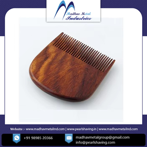Peine de madera clásico para Barba de calidad superior disponible a un precio razonable - Product Image 2