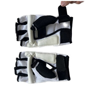 Maximiser l'usure professionnel 100% cuir de haute qualité demi-doigt Taekwondo gants Art martial entraînement sport garde-main - Product Image 5