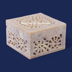 Nuevo diseño moderno y elegante, producto de alta calidad, caja tallada de esteatita con trabajo Jali disponible en cantidad a granel para regalos de joyería - Product Image 6