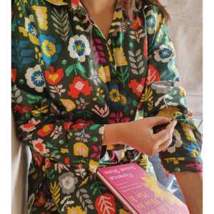 เสื้อเชิ้ตสีเขียวลายดอกไม้ ระบายอากาศได้ดี - Product Image 3